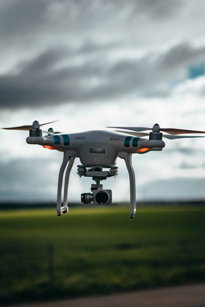Drone pilot training Canada. Learn how to fly drones.  Drone exam questions and answers. 